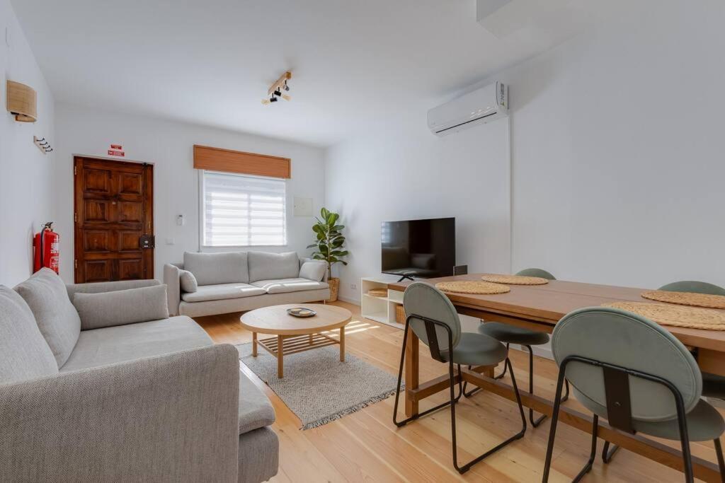 Townhouse With Stunning Sea Views And Terrace * Lagos